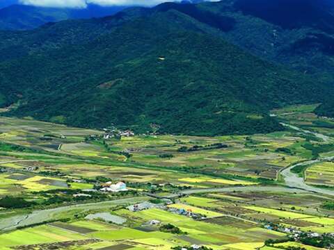 【來去縱谷住一晚！】BRAVO縱谷小鎮-鹿野 | 台東 • 鹿野