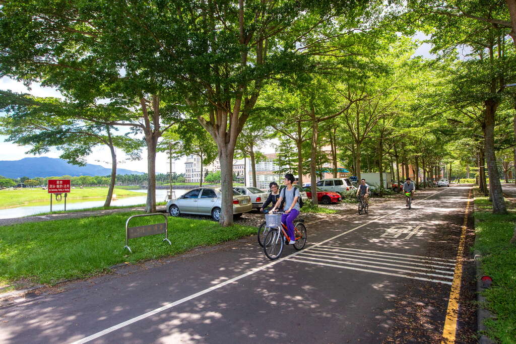 東華大學