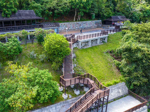 關山縱觀日月亭