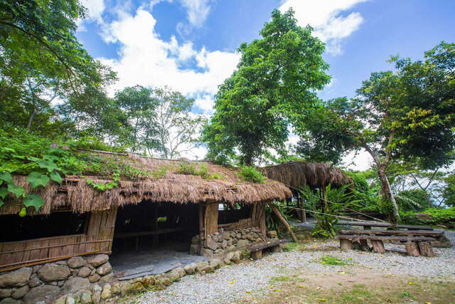 鸞山部落