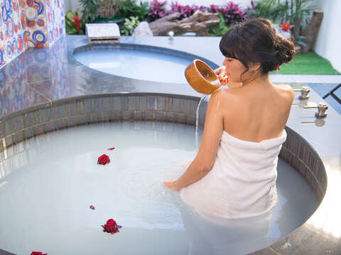 Enjoy hot springs with the quintuple and domestic travel stimulus vouchers.