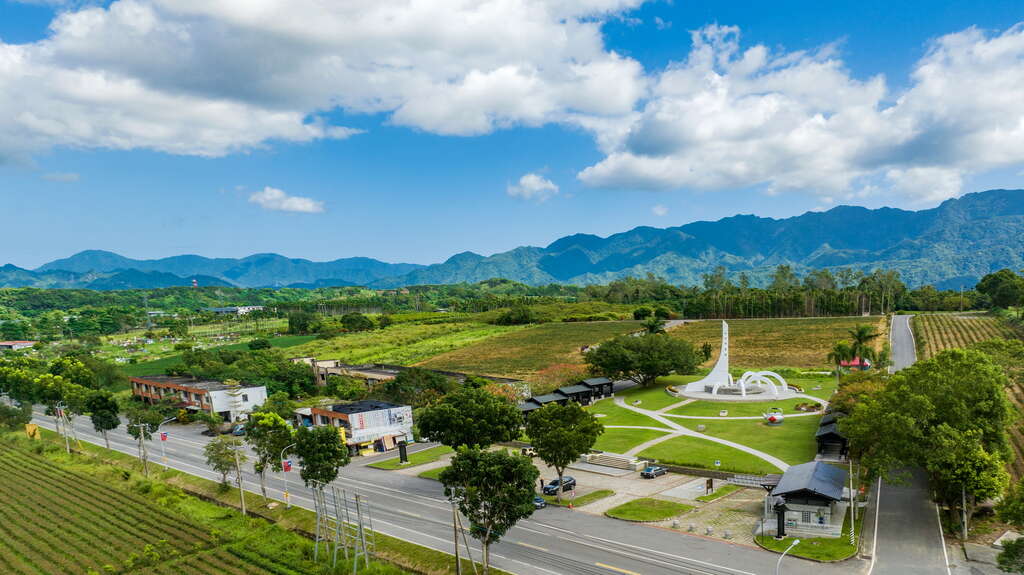 眺望舞鶴台地周邊的茶園山巒美景
