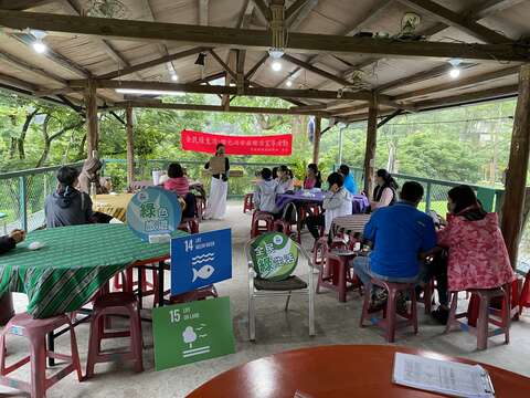 鯉魚潭環境教育中心辦理綠色旅遊—民族植物應用DIY