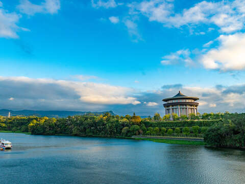 峨眉湖景(參山國家風景區管理處提供)