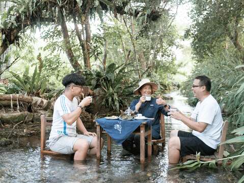 青陽農場園區體驗-沁涼小溪下午茶