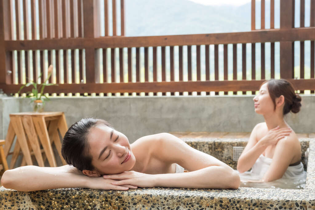 Enjoy the various hot springs in the East Longitudinal Valley