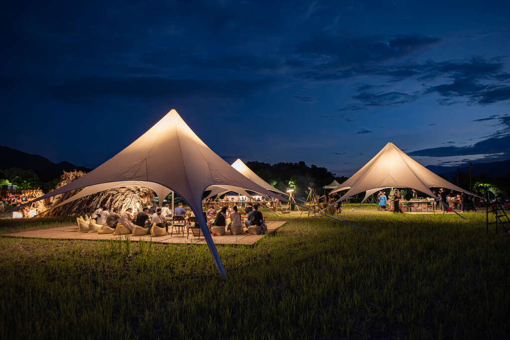 「限定野宴」戶外大型餐桌策展，提供讓遊客沈浸式體驗。