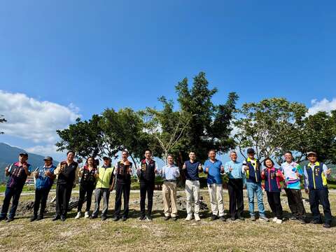 縱管處與交通部公路局蘇花公路改善工程處、農業部林業及自然保育署花蓮分署、花蓮縣富里鄉公所及富里鄉農會等合照(1)