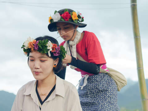 House of Aesthetics- Friendship flower crown