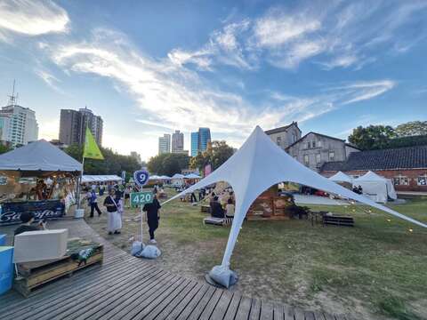 Market venue