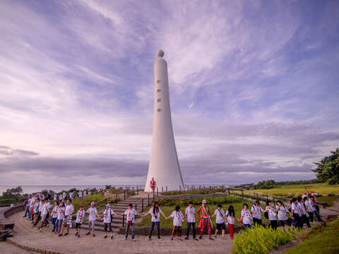 靜浦部落-志工一起在北回歸線迎晨曦，宣告夏天的來臨