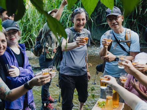 圖3-吉羽計畫工作室以茶葉選物與茶席美學為主軸，透過茶香串連旅人與縱谷山林的靜謐對話。