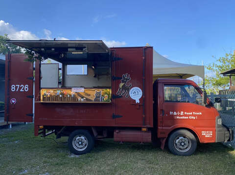圖4-沿著圳溝散步、觀察生態，結合在地行動餐車的風味小食，呈現一條兼具農村日常感、食農教育與自然探索的親子微旅行路線