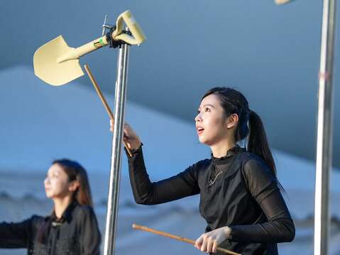 朱宗慶打擊樂團演出曲目〈鏟子超人〉(1)