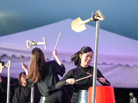 朱宗慶打擊樂團演出曲目〈鏟子超人〉(2)