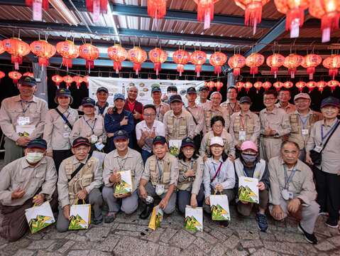 本処の専門ホタル祭りガイドボランティア