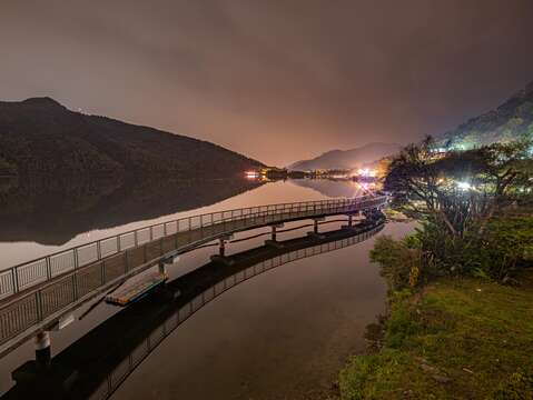 花蓮鯉魚潭夜拍水岸步道
