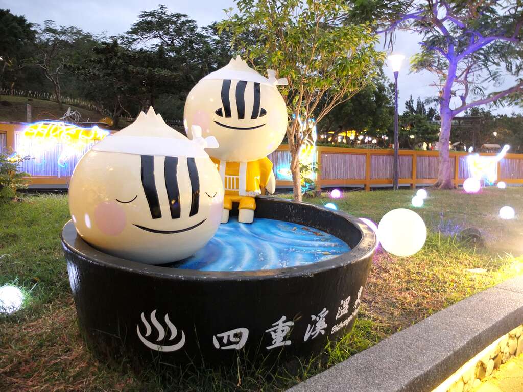 圖1-四重溪溫泉榮獲 2025 年金泉獎「五大美景好湯－銅牌獎」，專業評選肯定其結合自然地景與人文美學的卓越表現，是旅人尋訪視覺與身心雙重療癒的首選。（大鵬灣管理處提供）