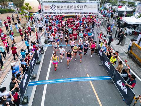 圖4-在南國清新山林間快意奔跑，感受四重溪空氣中的純淨能量。賽後浸泡在金獎肯定的暖湯中，正是運動與療癒結合的最完美實踐（來源：屏東縣政府交通旅遊處）