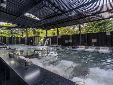 圖5-鄰近高鐵台中站的絕佳地利，便利的接駁與友善的動線，完美實踐了新創溫泉區推廣「四季泡湯、隨時放鬆」的旅遊新觀念。(參山管理處提供)