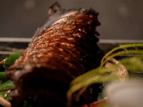 分享料理的純粹與布農文化記憶，傳遞自然萬物與人之間的共好共生。