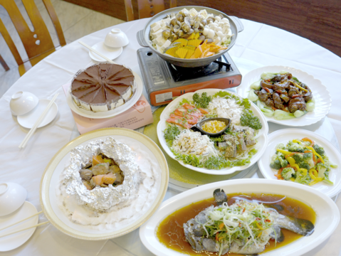 圖3-品味配當季採摘的新鮮山產野菜與香菇料理，每一口都是來自大地的真切滋味，完美詮釋了「最高 CP 值」的味蕾享受。