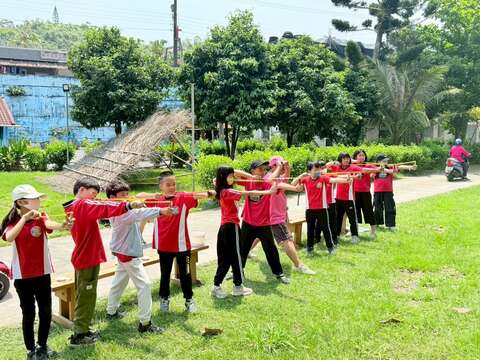 「山野獵場」彈弓體驗，透過趣味挑戰，帶領大家感受部落傳統生活文化