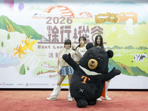 2026徐行縱谷啟動儀式_喔熊組長合照