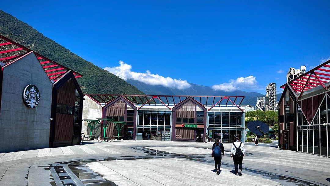 迎接連假囉☺️—地點 #台泥daka園區—在想投稿的照片上標註@erv_ig 或 #erv_ig就有機會在花東縱谷官網、IG、臉書...